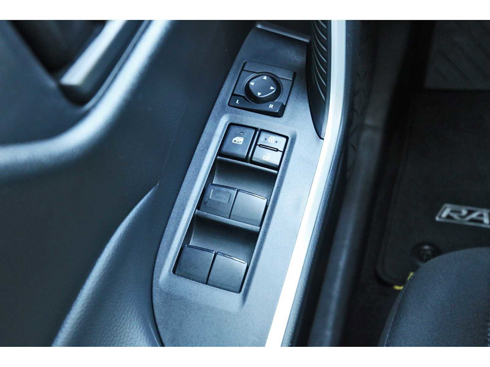 Used 2024 Toyota RAV4 LE image 20