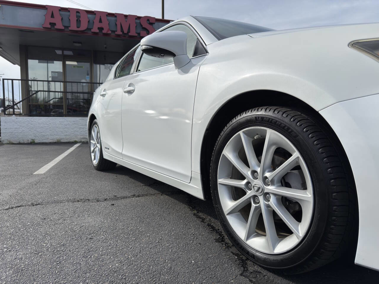 Used 2013 Lexus CT 200h w/ Premium Pkg w/Navigation FWD image 21
