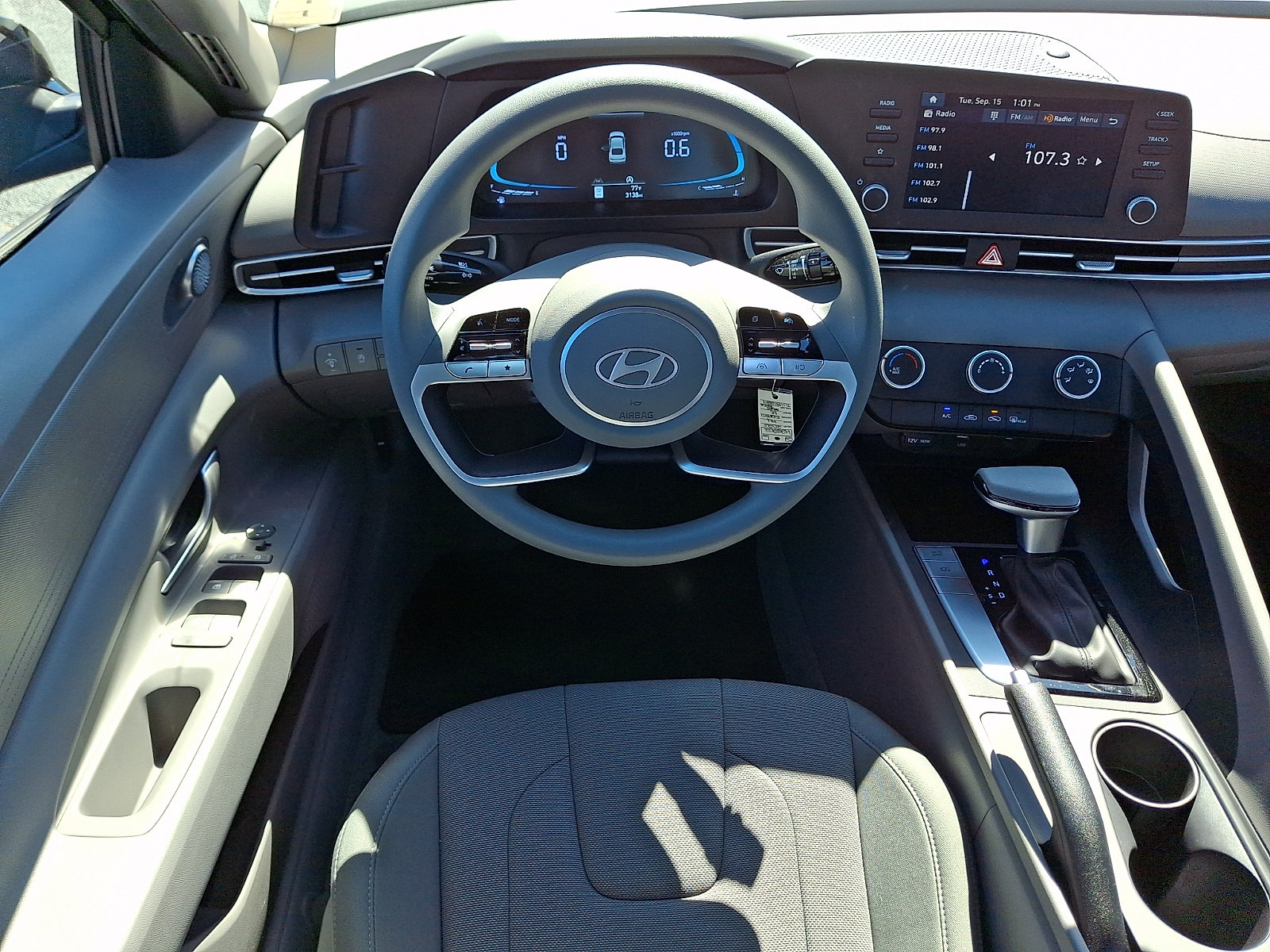 Certified 2026 Hyundai Elantra SE FWD image 12