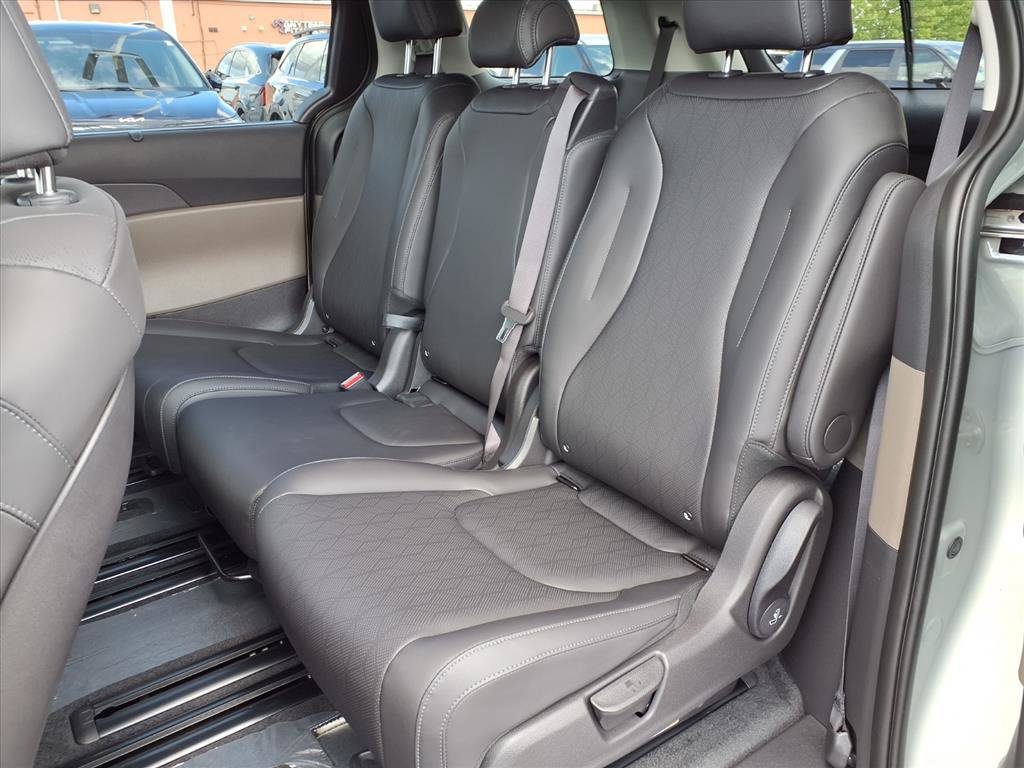 New 2026 Kia Carnival EX image 6