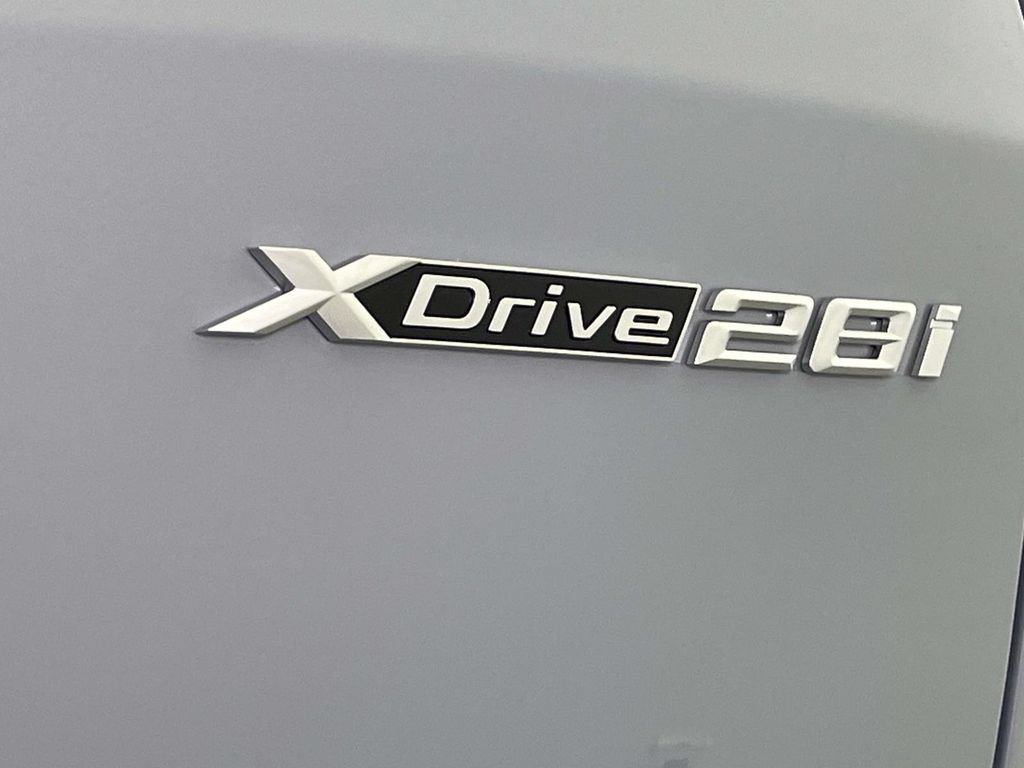 New 2026 BMW X2 xDrive28i w/ Technology Package AWD/4WD image 11