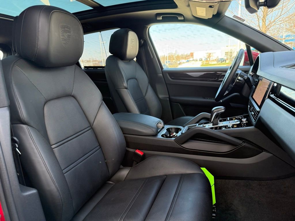 Used 2023 Porsche Cayenne image 16