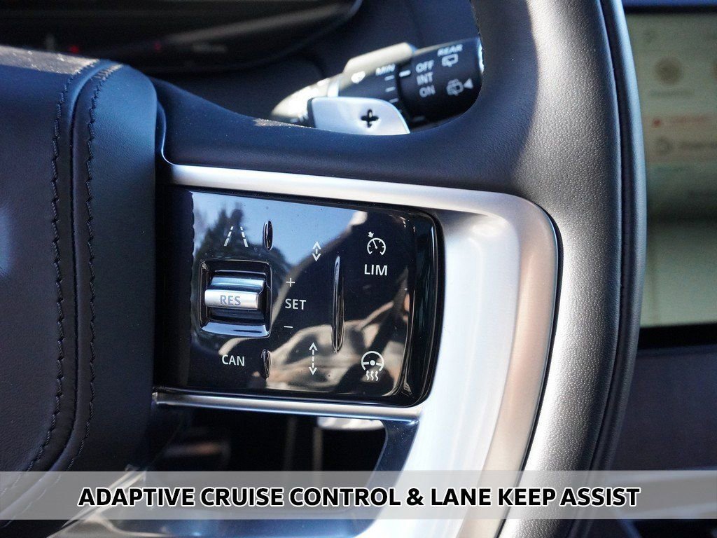 Used 2025 Land Rover Range Rover SE AWD/4WD image 5