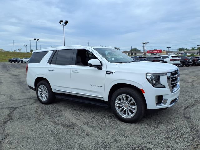 Used 2024 GMC Yukon SLT w/ SLT Luxury Package AWD/4WD image 2