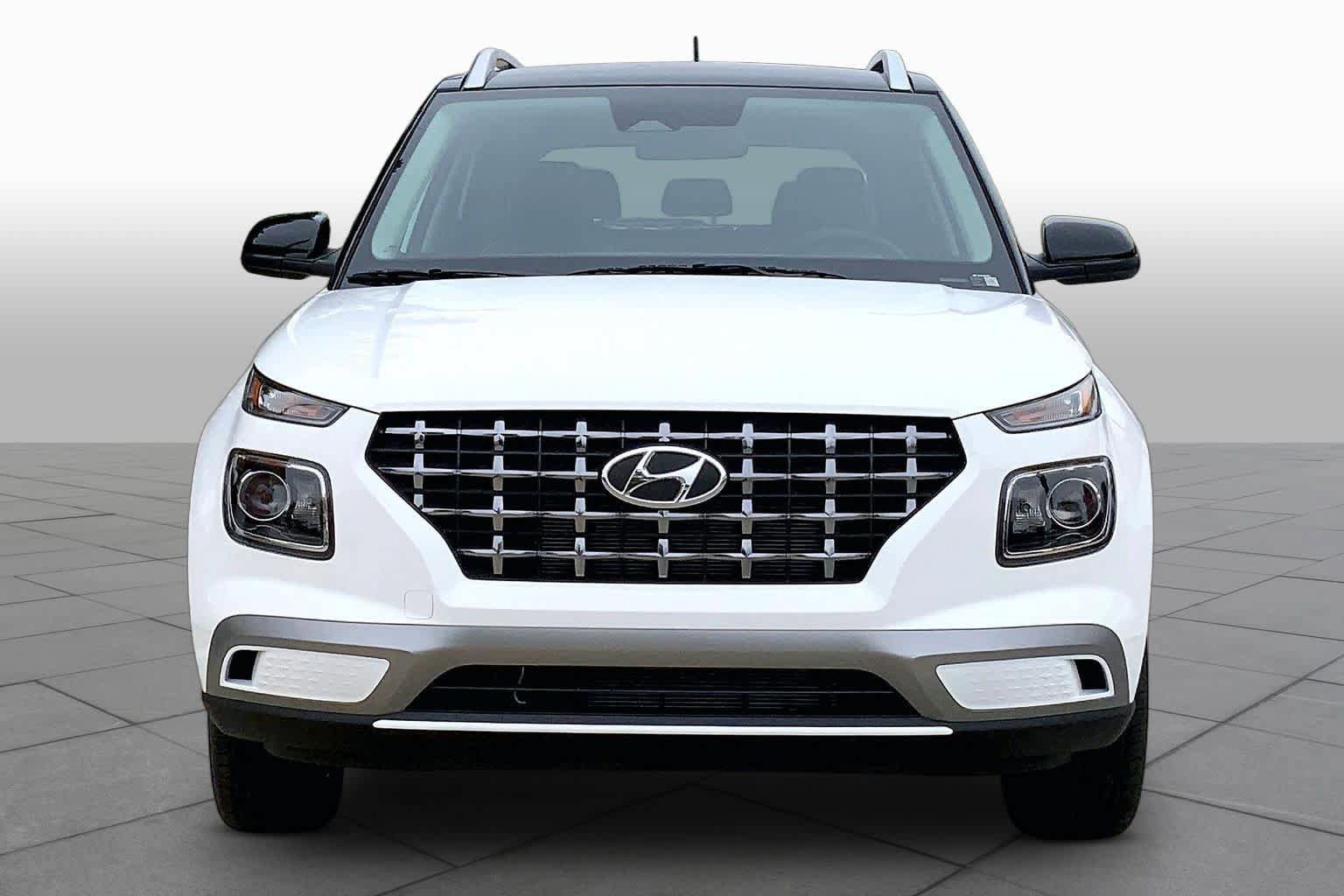 New 2026 Hyundai Venue SEL FWD image 3