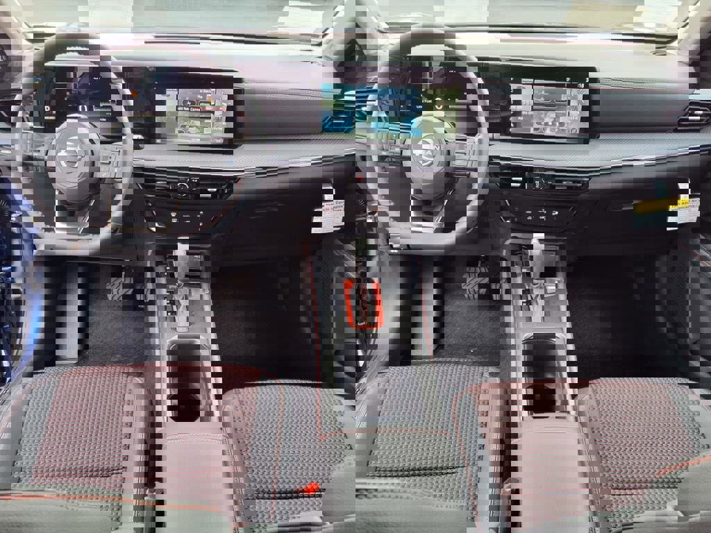 New 2025 Nissan Kicks SR w/ Illumination Package image 7