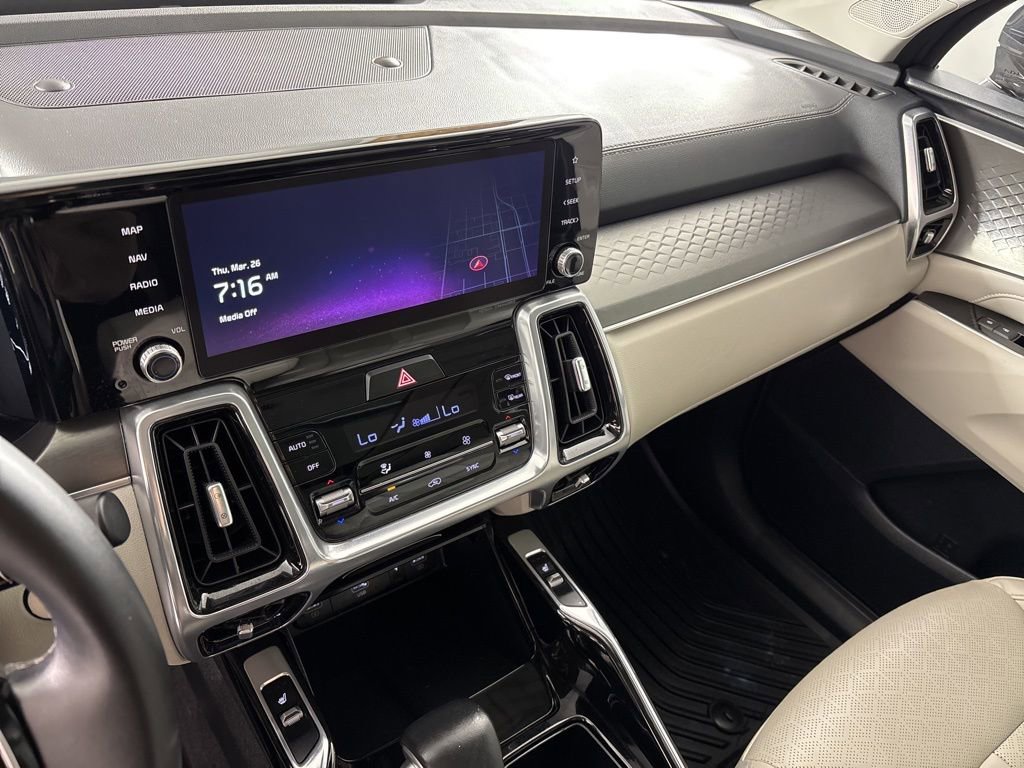 Used 2023 Kia Sorento SX image 28
