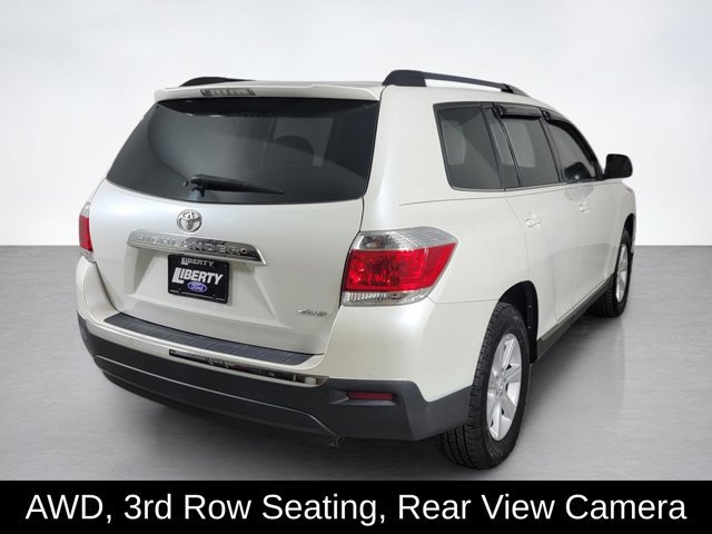 Used 2013 Toyota Highlander Plus AWD/4WD image 3