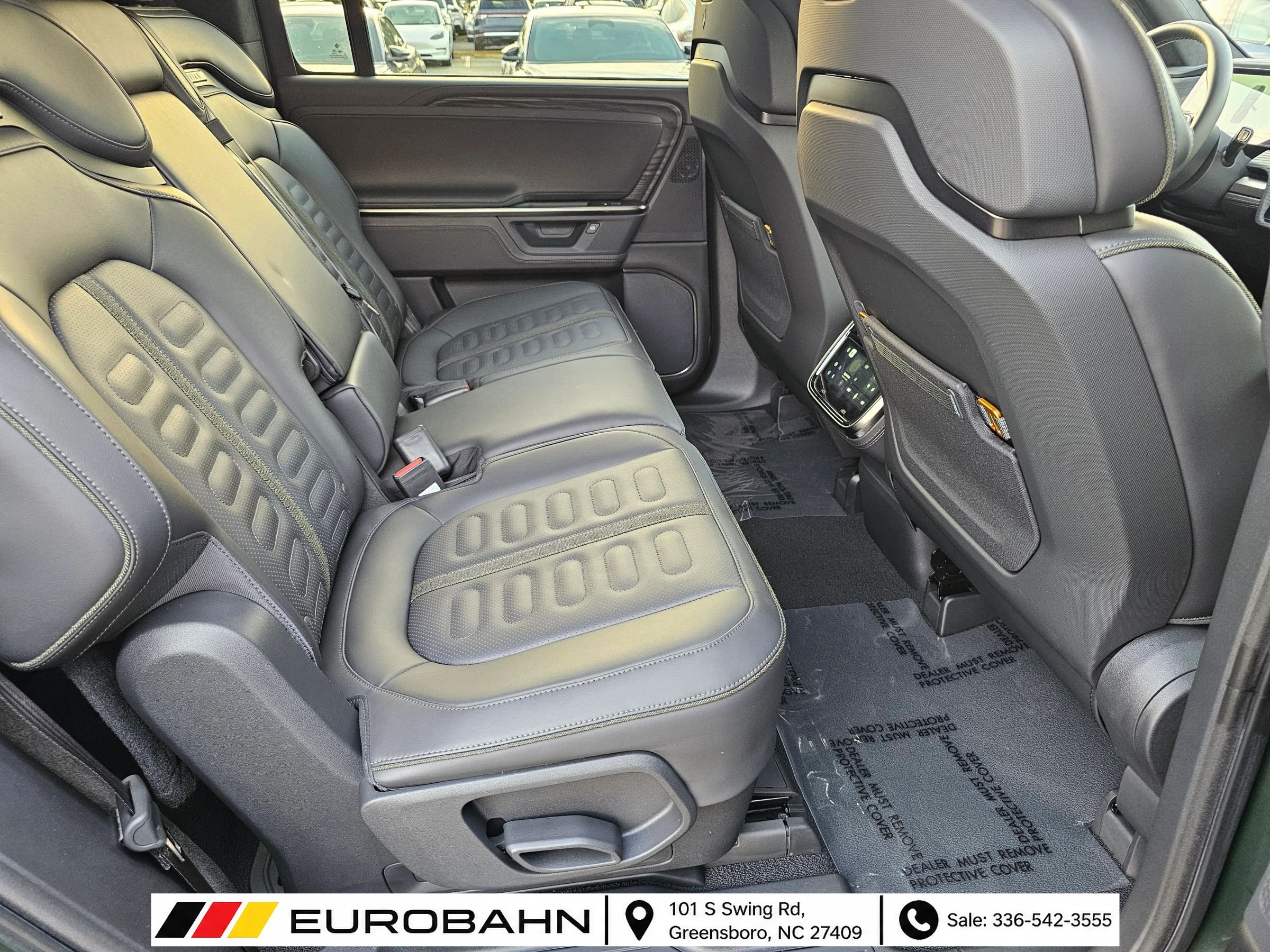 Used 2025 Rivian R1S Adventure Dual AWD/4WD image 27