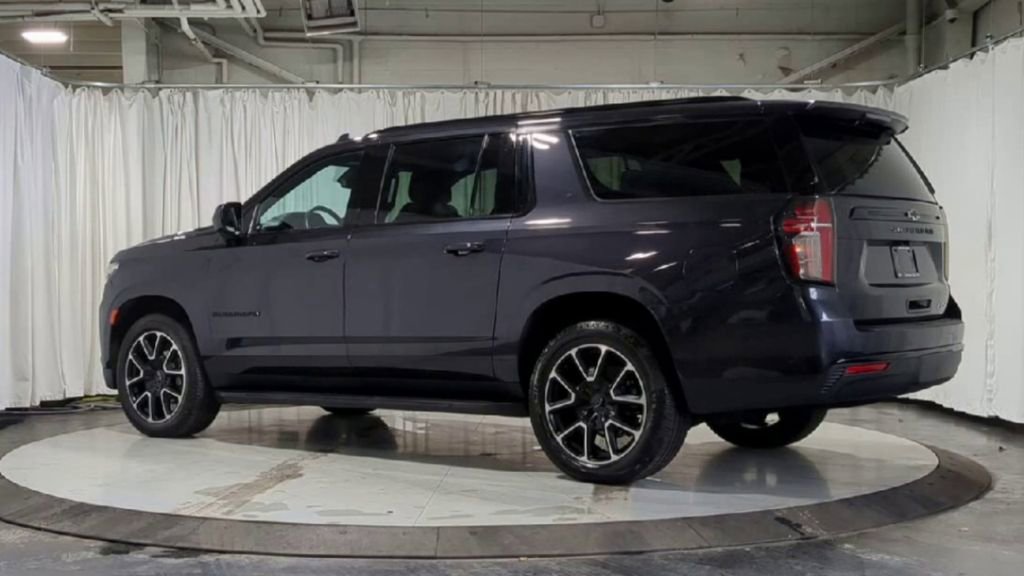 Used 2023 Chevrolet Suburban RST w/ Max Trailering Package image 6