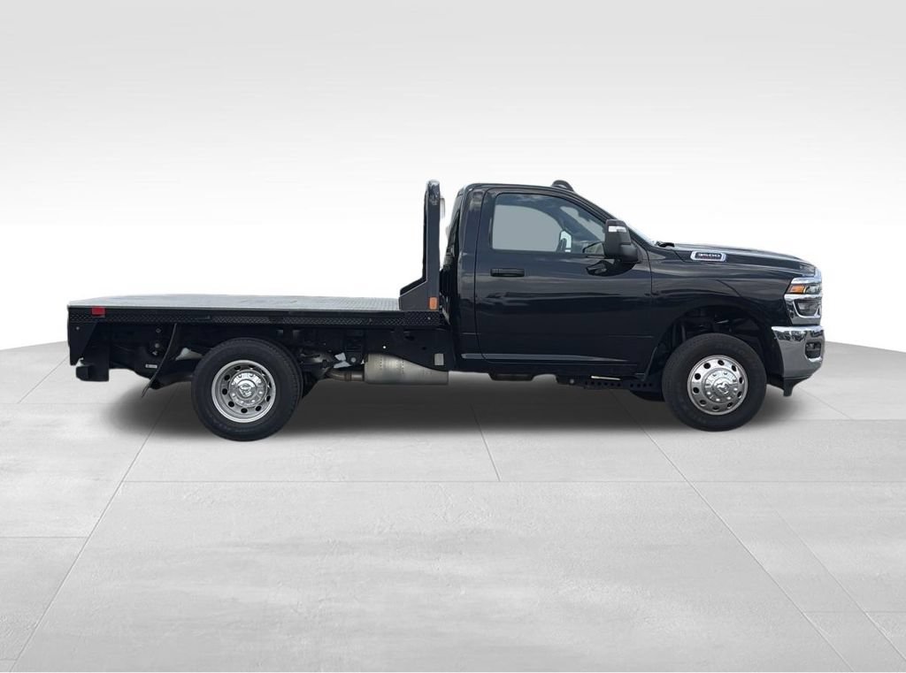 Used 2026 RAM 3500 Tradesman w/ Chrome Appearance Group AWD/4WD image 17