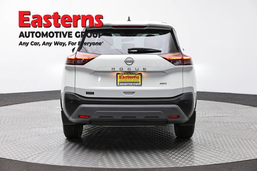 Used 2023 Nissan Rogue S AWD/4WD image 6
