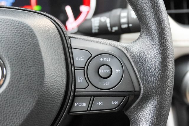 Used 2025 Toyota RAV4 XLE FWD image 45