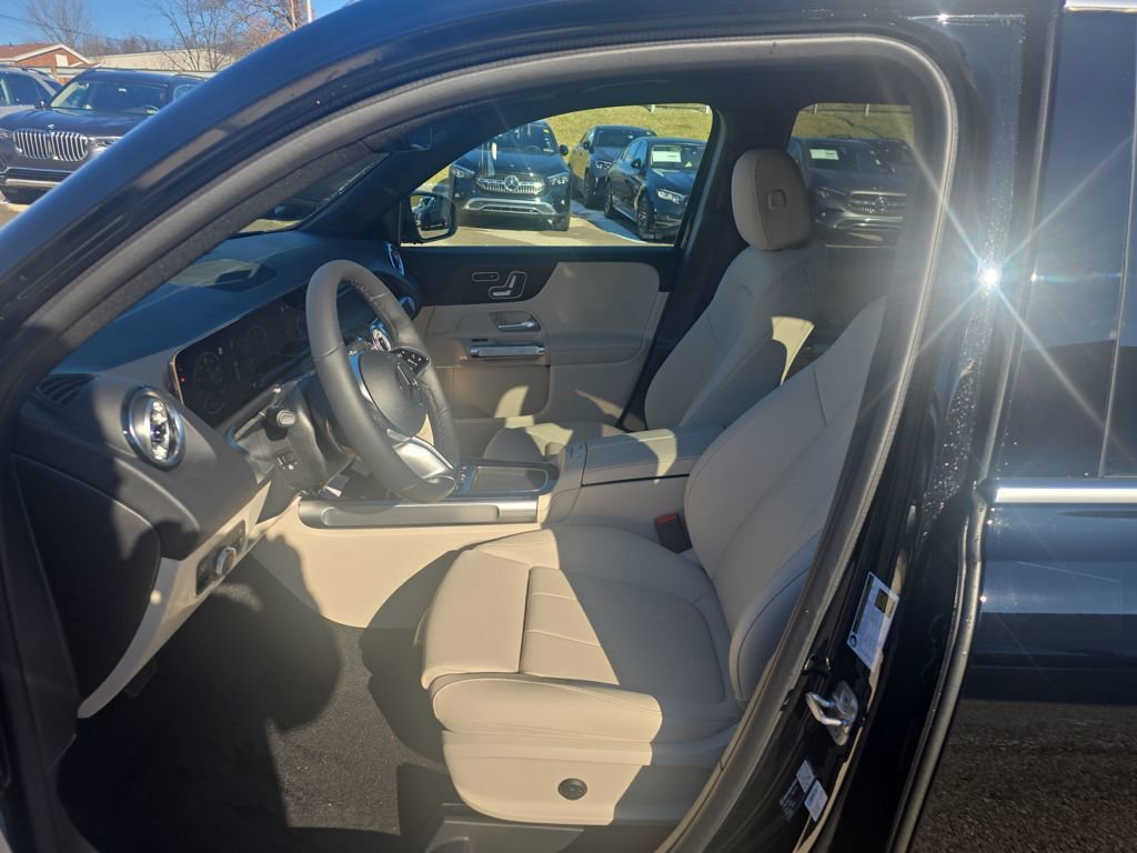 New 2026 Mercedes-Benz GLB 250 4MATIC image 9