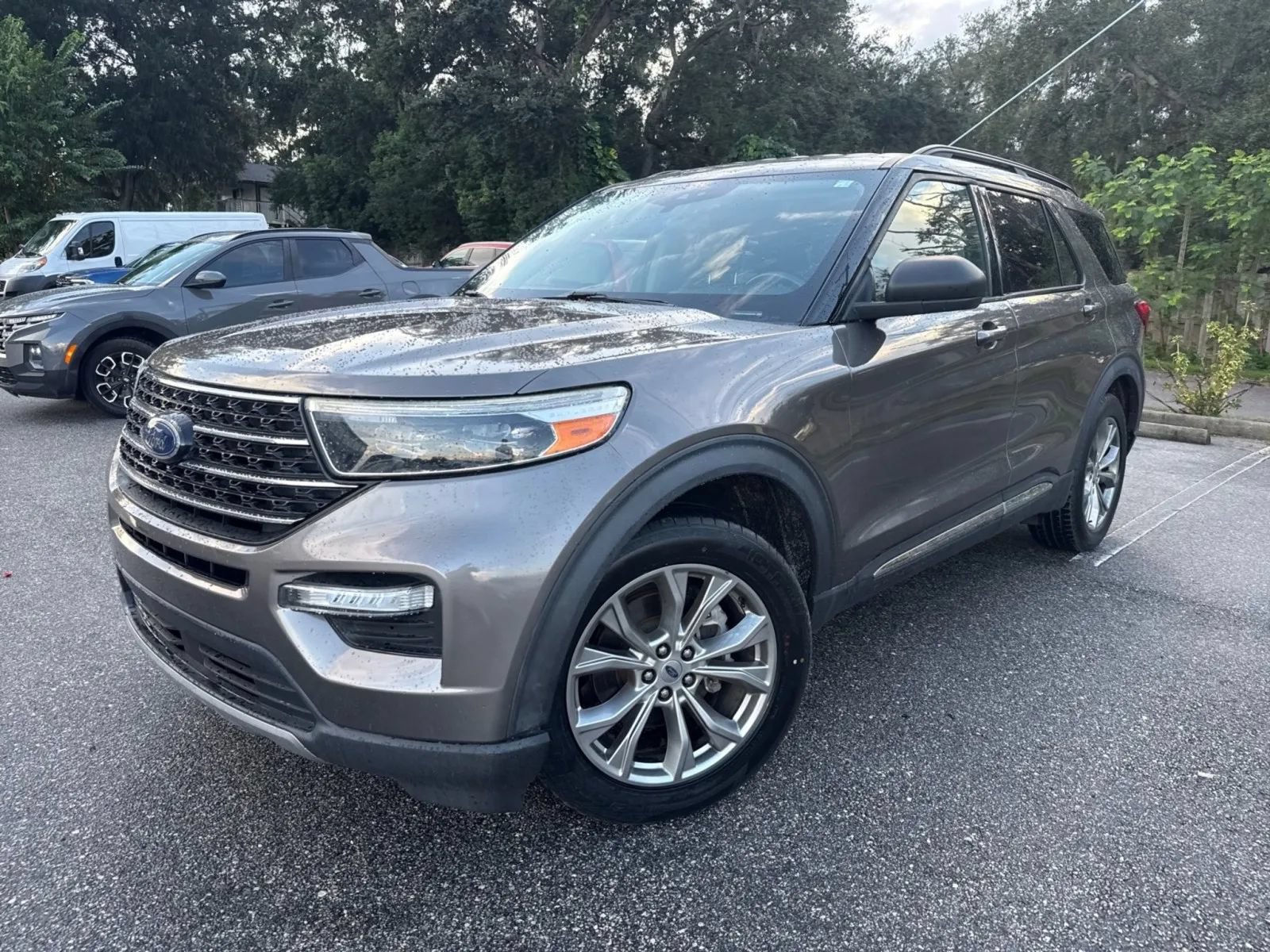 Used 2021 Ford Explorer XLT w/ Equipment Group 202A RWD image 2