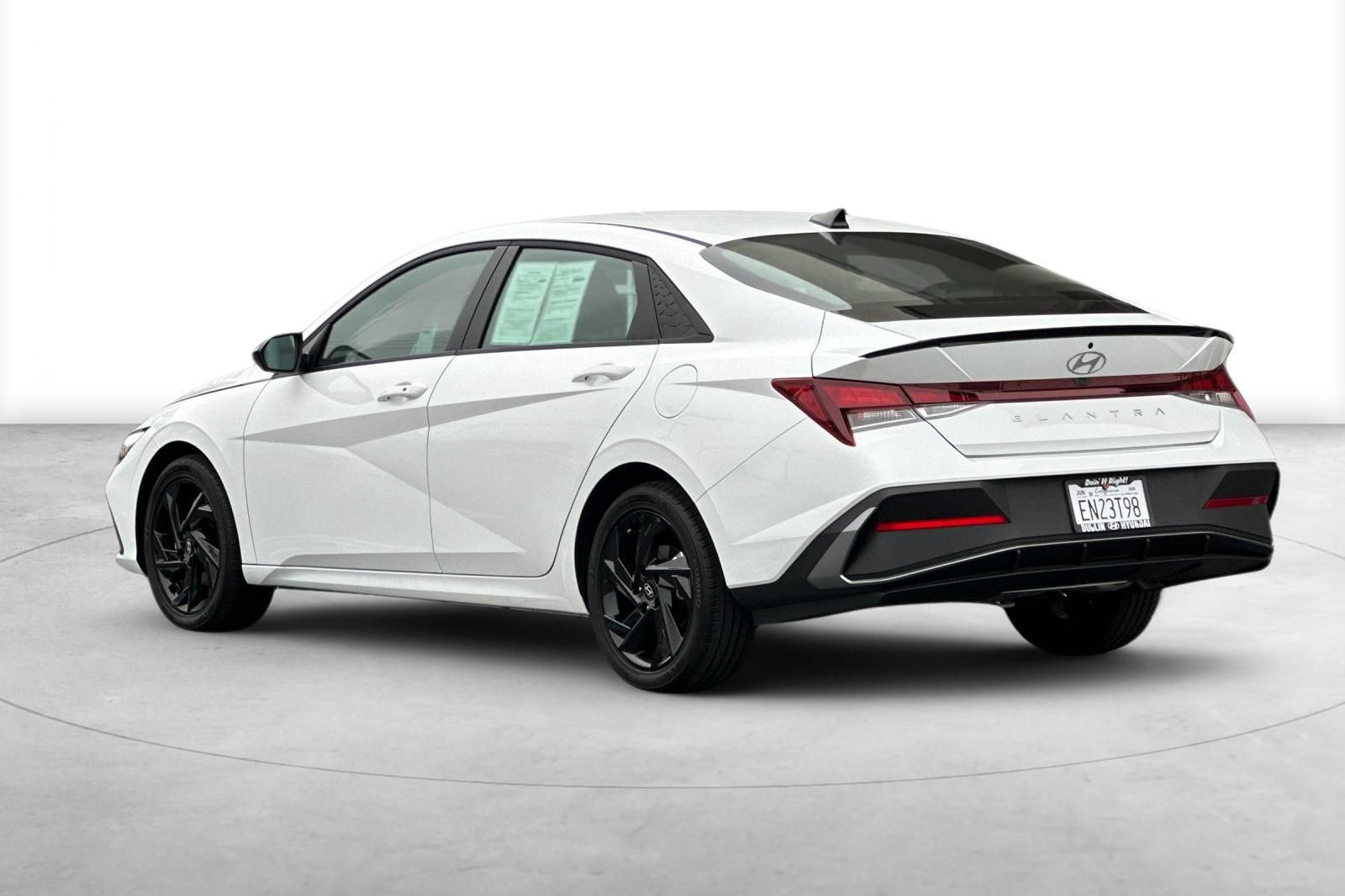 Used 2026 Hyundai Elantra Sport FWD image 4