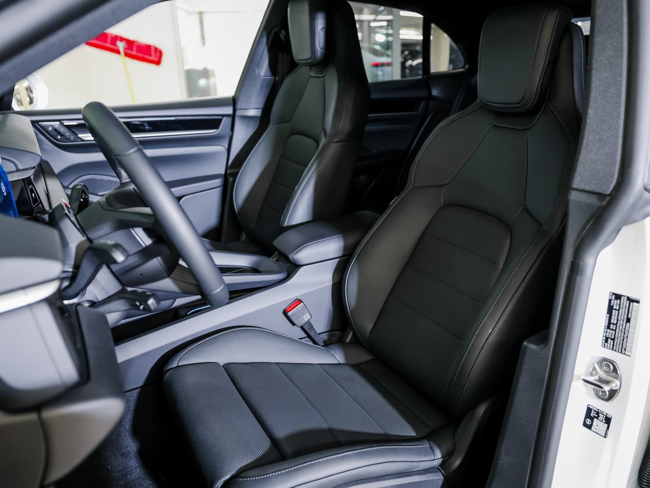 Certified 2026 Porsche Macan Electric RWD image 5