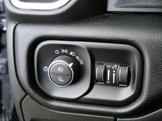 Used 2019 RAM 1500 Laramie AWD/4WD image 27
