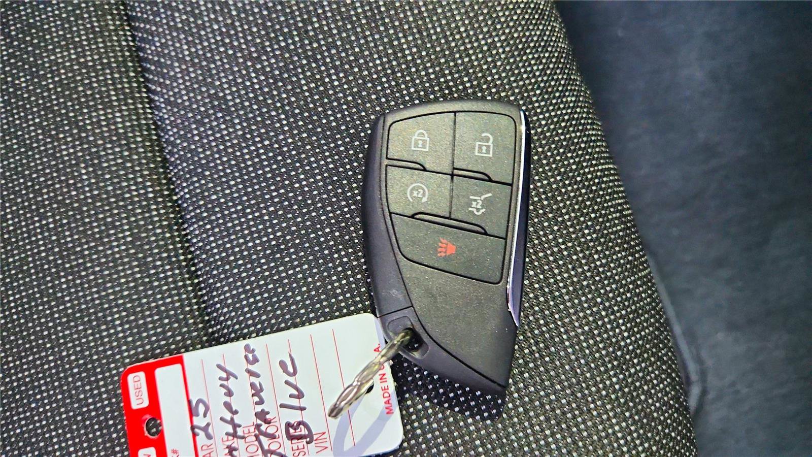 Used 2025 Chevrolet Traverse LT w/ Driver Confidence Package image 37