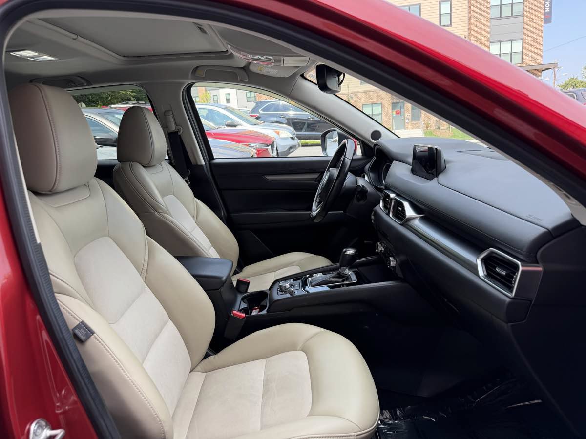 Used 2018 MAZDA CX-5 Touring w/ Preferred Equipment Package FWD image 10
