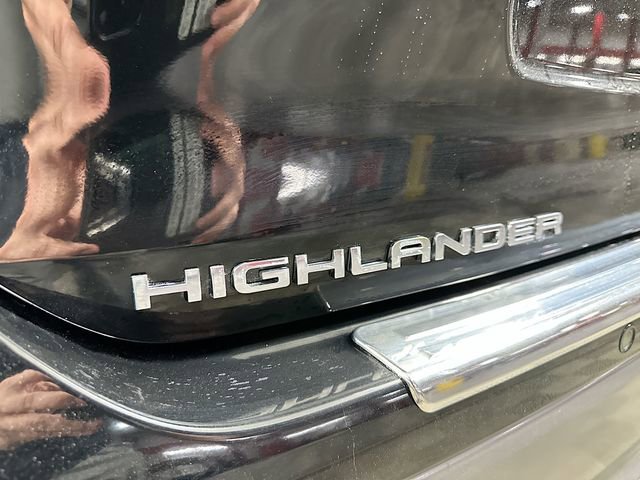 Used 2025 Toyota Highlander Platinum image 9