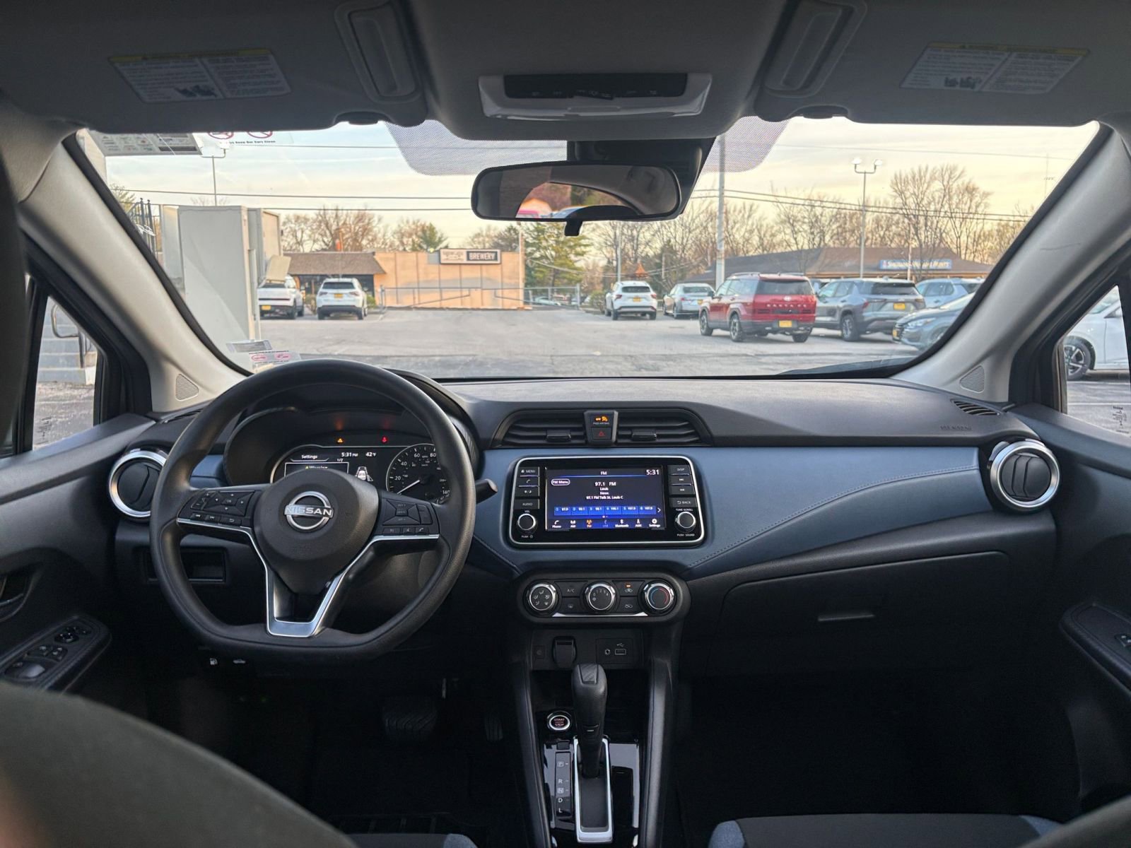 Used 2025 Nissan Versa SV image 31