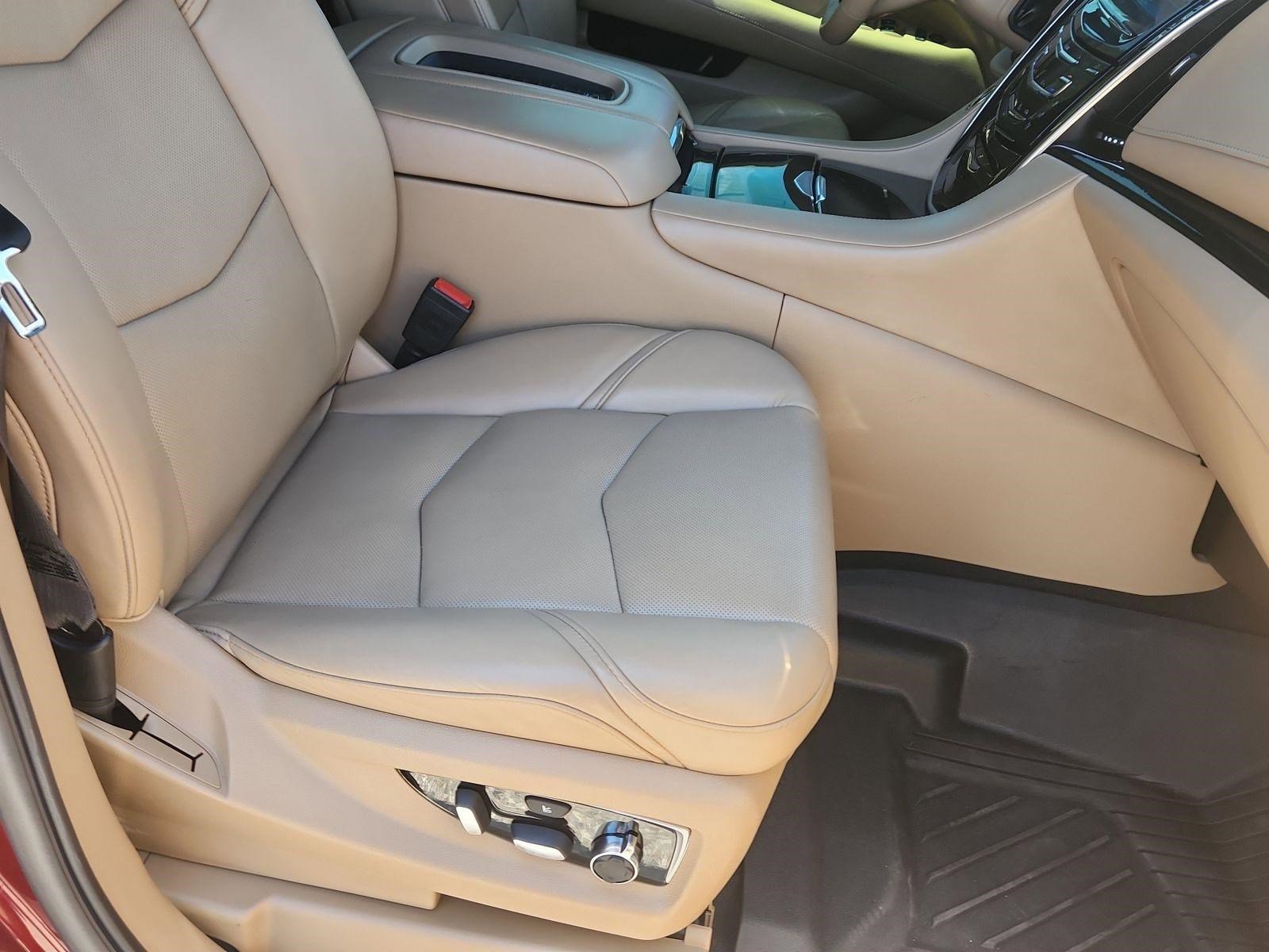 Used 2019 Cadillac Escalade Platinum AWD/4WD image 16