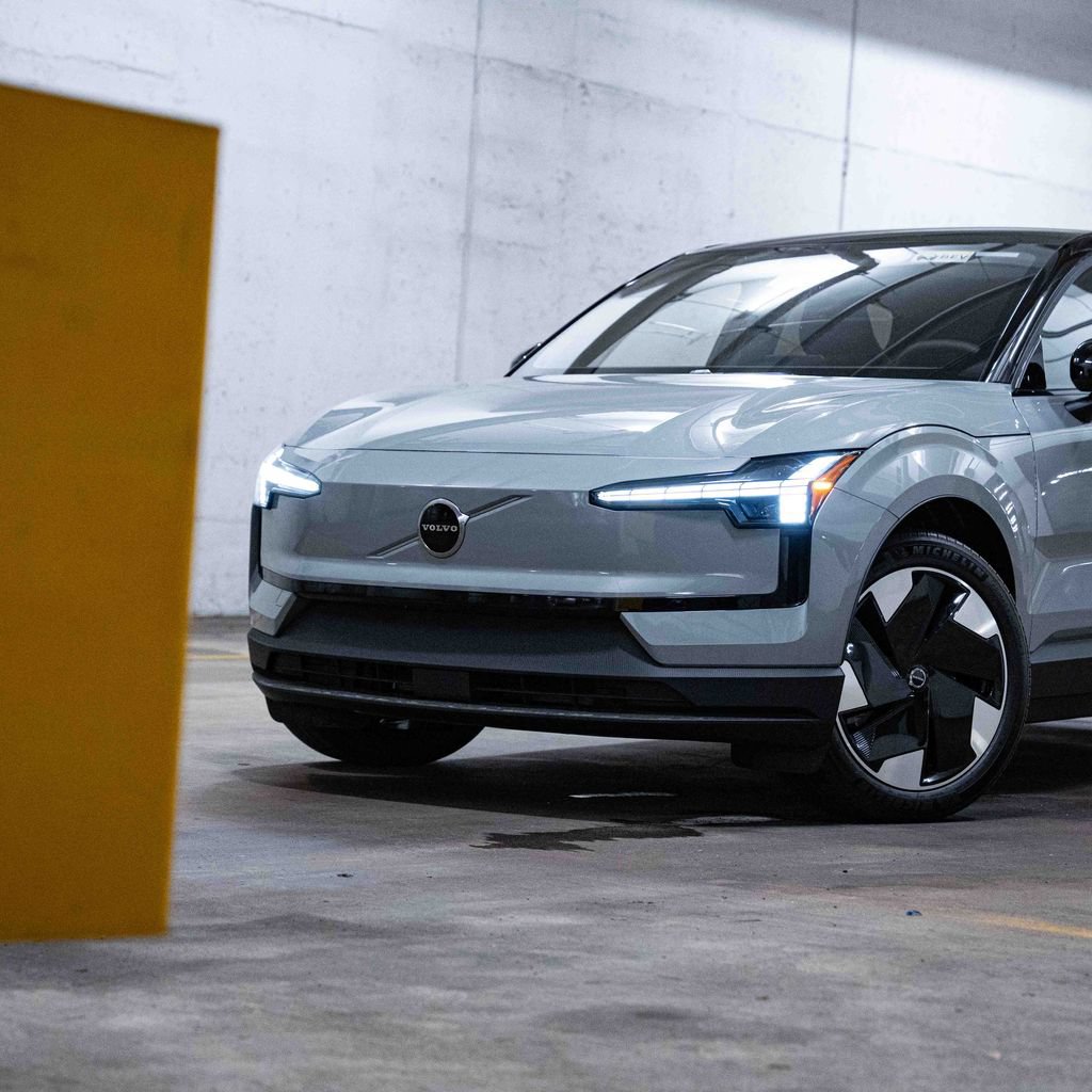 New 2026 Volvo EX30 Plus w/ Protection Package Premier AWD/4WD image 2