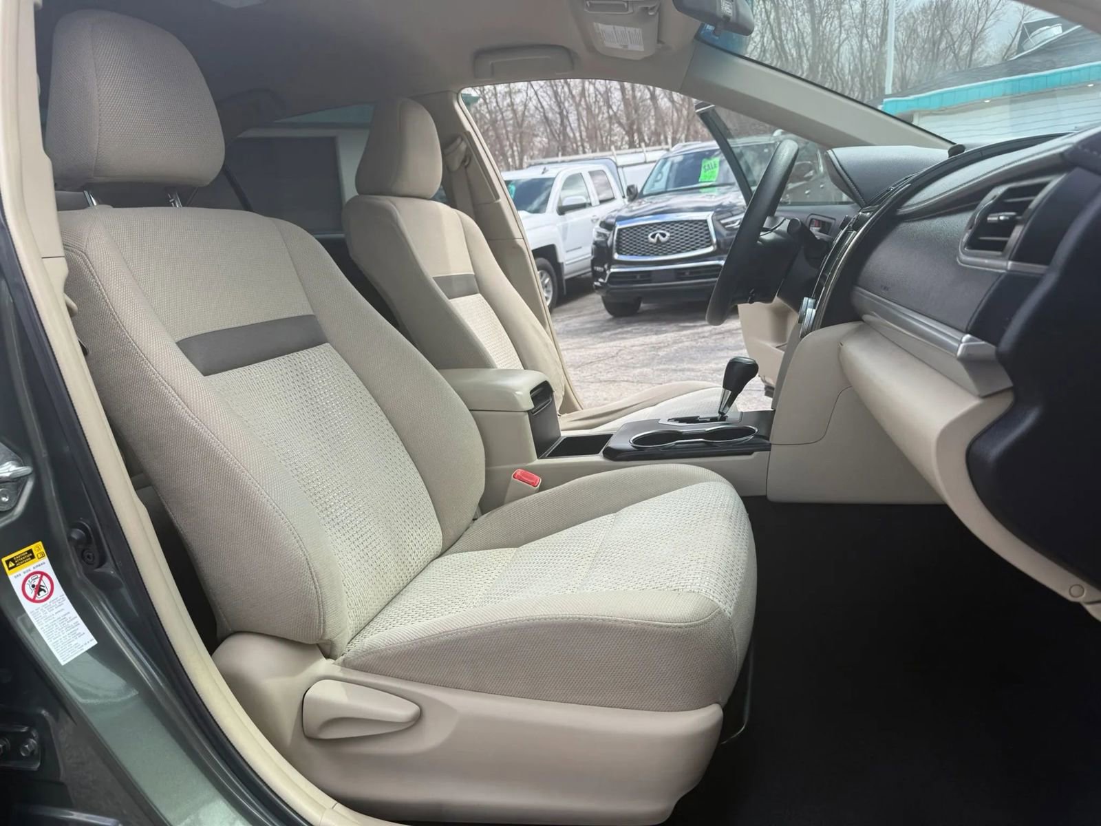 Used 2013 Toyota Camry L image 16