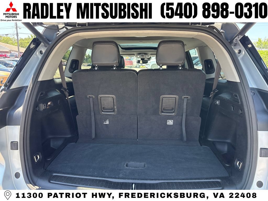 Used 2023 Jeep Grand Cherokee L Limited w/ Black Appearance Package AWD/4WD image 19