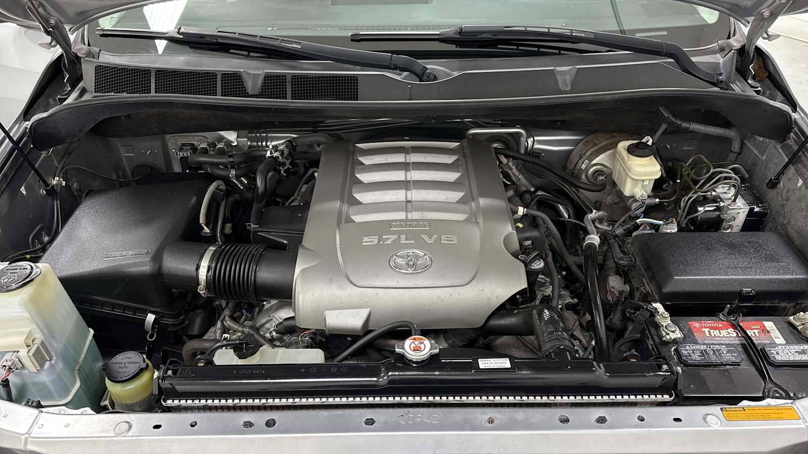 Used 2010 Toyota Sequoia Platinum image 31