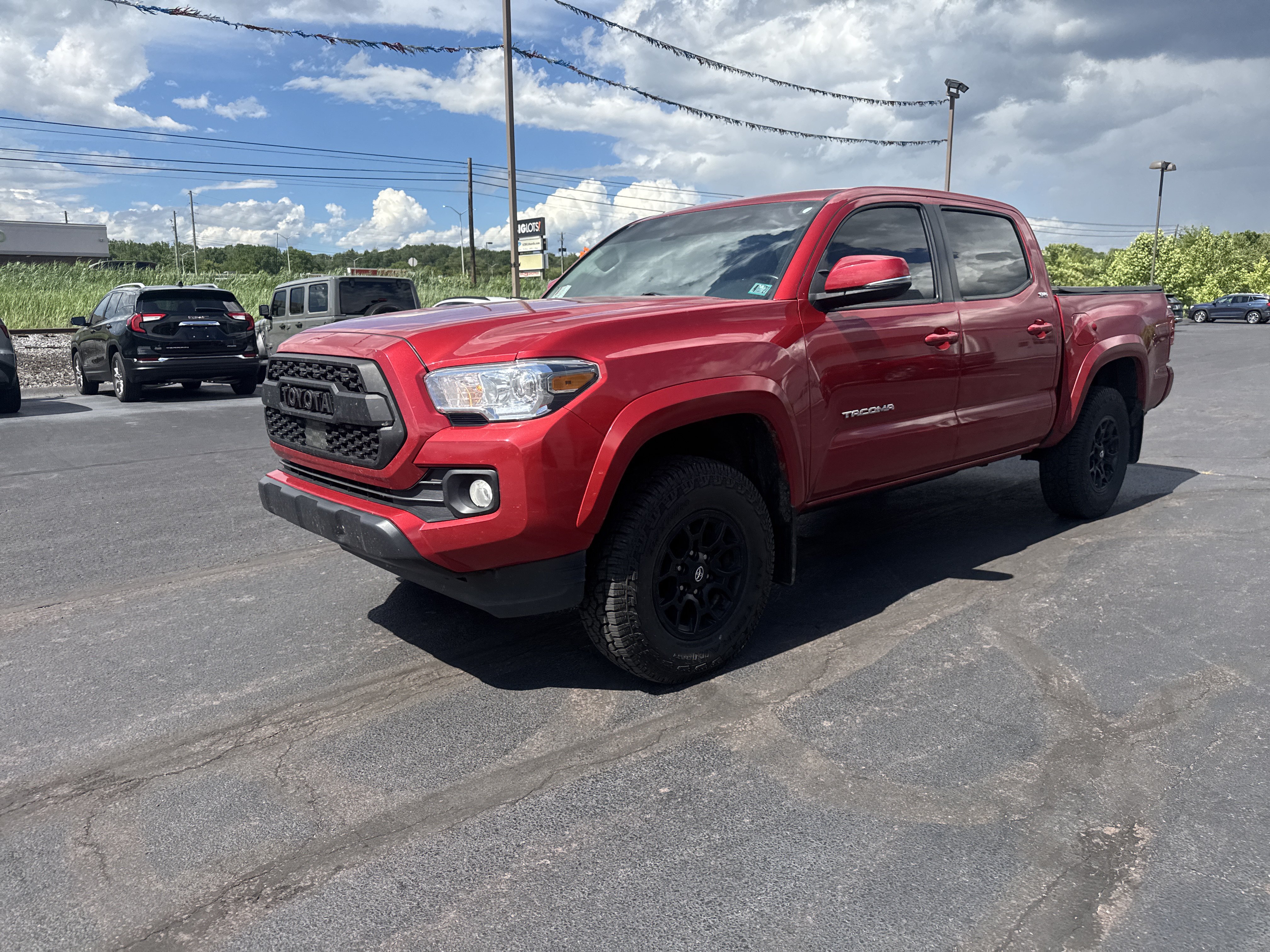Used 2022 Toyota Tacoma SR5 w/ Technology Package AWD/4WD image 8