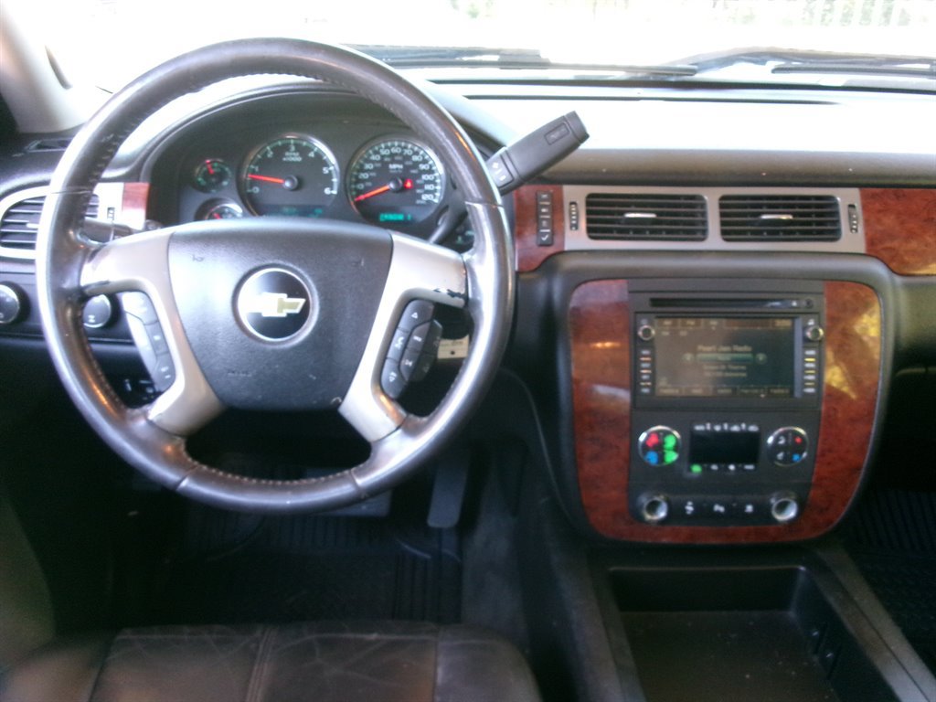 Used 2011 Chevrolet Silverado 2500 LTZ w/ LTZ Plus Package AWD/4WD image 18