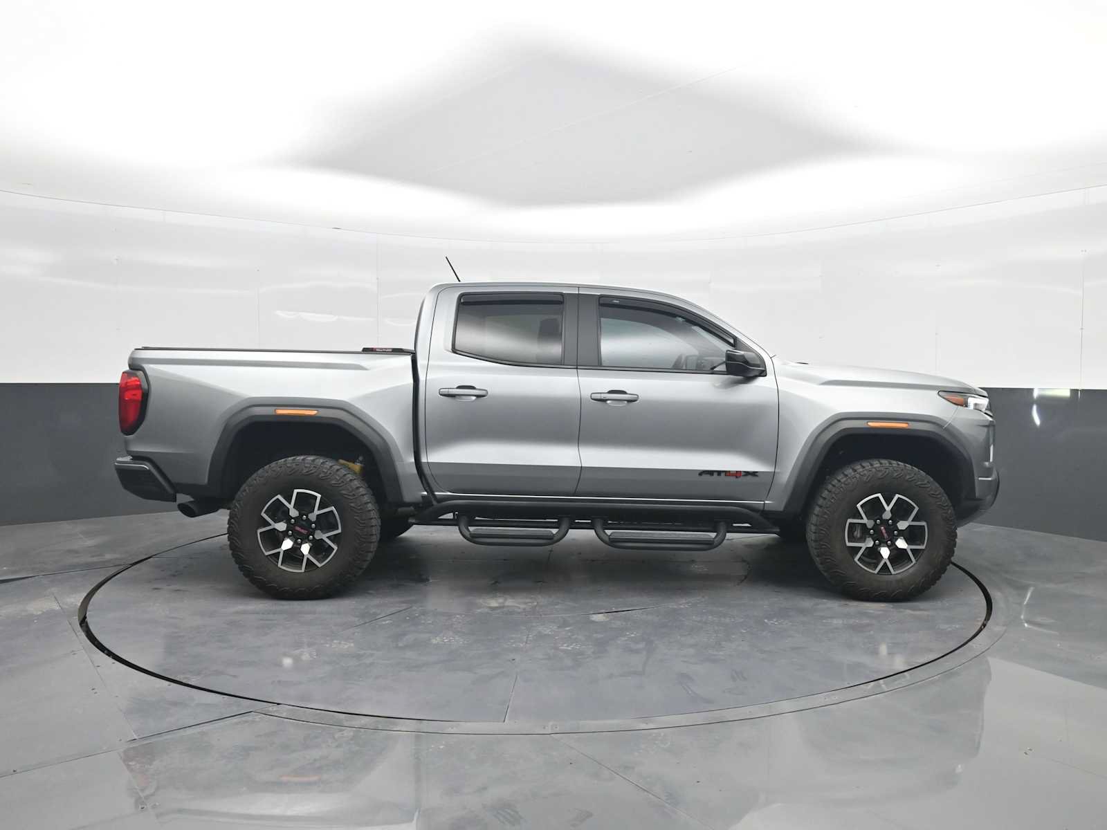 Used 2023 GMC Canyon AT4X AWD/4WD image 9
