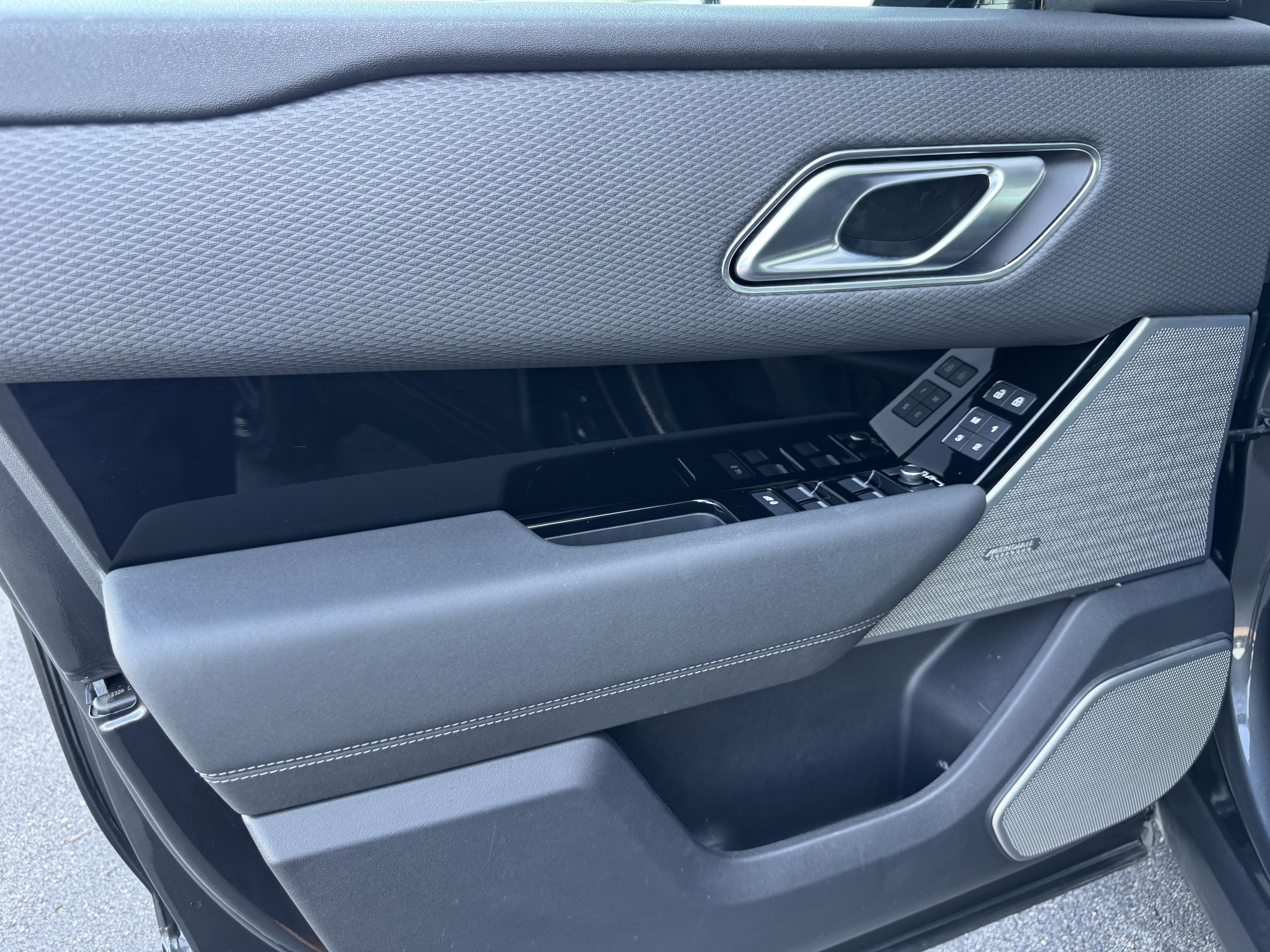 Certified 2022 Land Rover Range Rover Velar R-Dynamic S AWD/4WD image 10