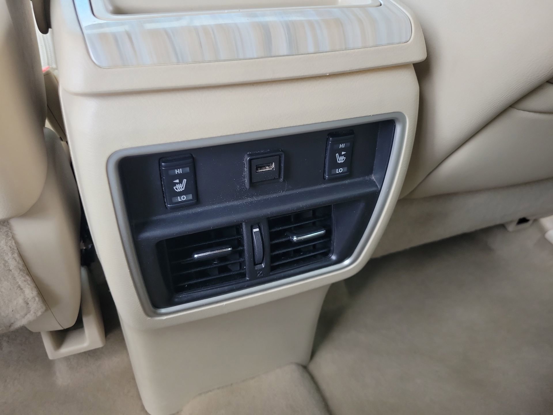 Used 2015 Nissan Murano Platinum w/ Platinum Technology Package FWD image 16