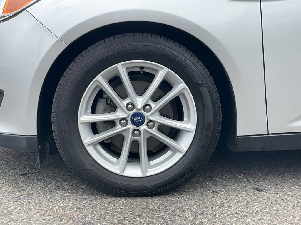 Certified 2017 Ford Focus SE FWD image 20