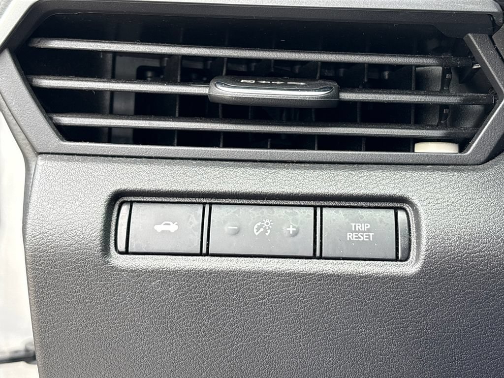 Used 2024 Nissan Altima 2.5 SV FWD image 10