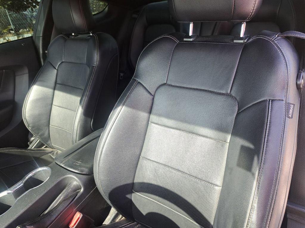 Used 2016 Ford Mustang Premium image 17