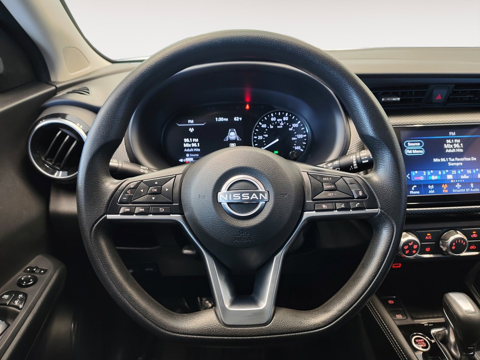 Used 2023 Nissan Kicks SV image 15