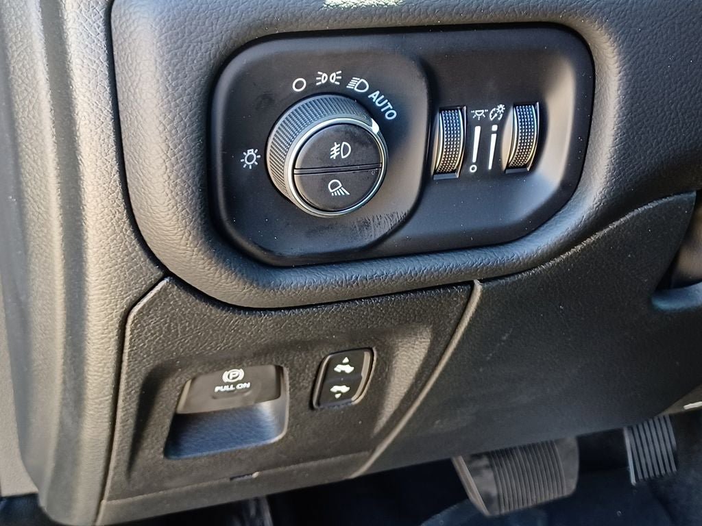 New 2026 RAM 1500 Big Horn AWD/4WD image 13