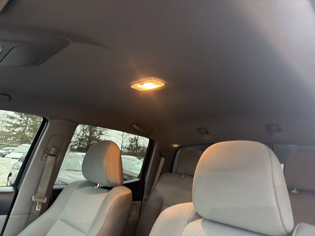 Used 2015 Toyota Tacoma 4x4 Double Cab w/ TRD Off-Road Package image 28