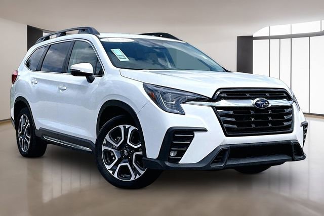 Used 2023 Subaru Ascent Limited image 3