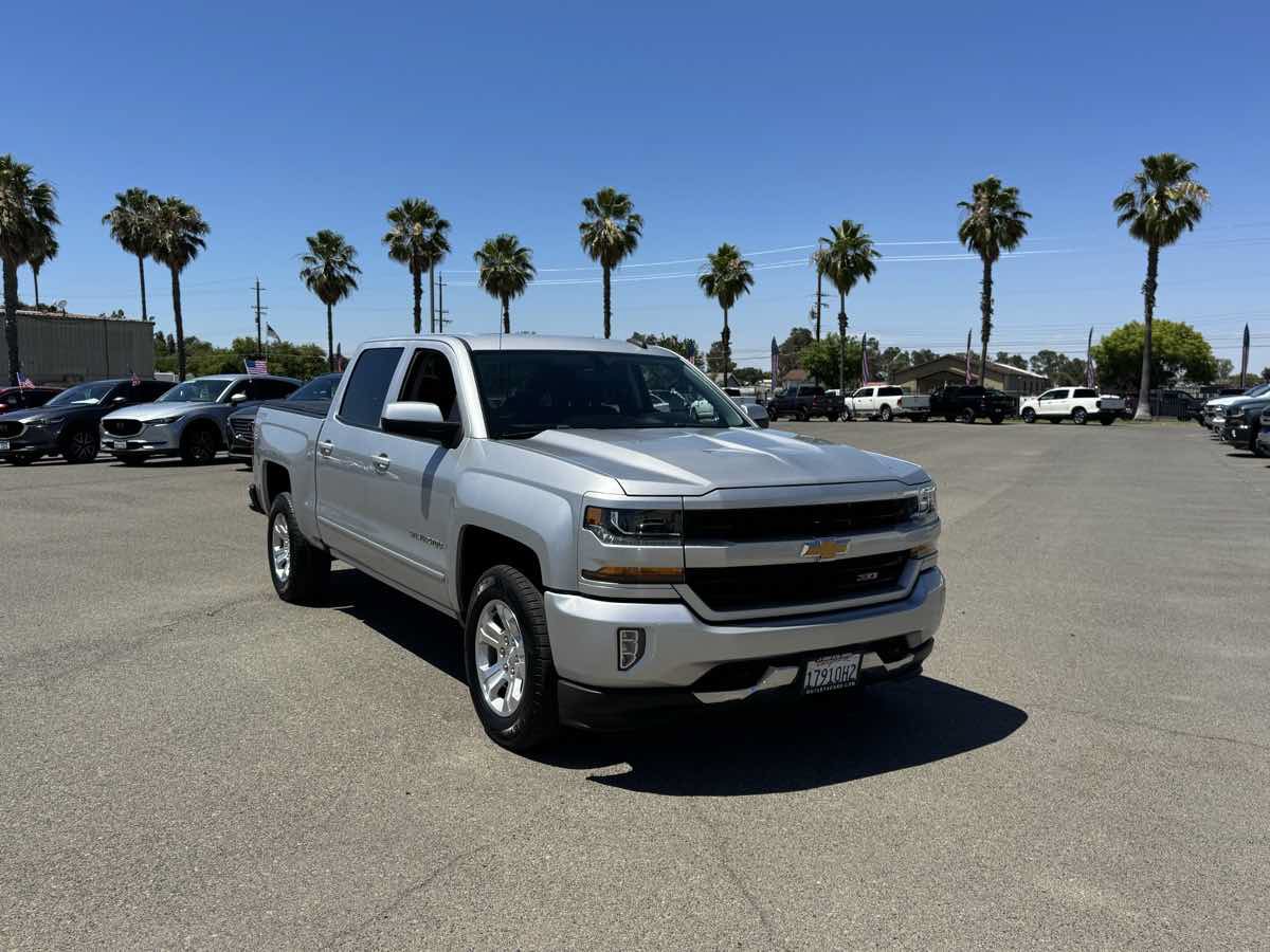Used 2017 Chevrolet Silverado 1500 LT w/ All Star Edition AWD/4WD image 3