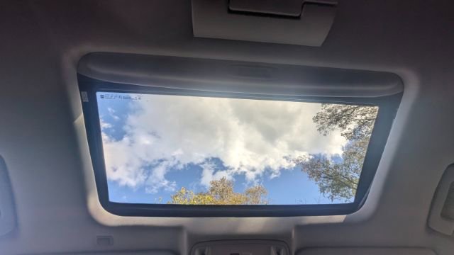 Used 2015 Cadillac Escalade Luxury image 47