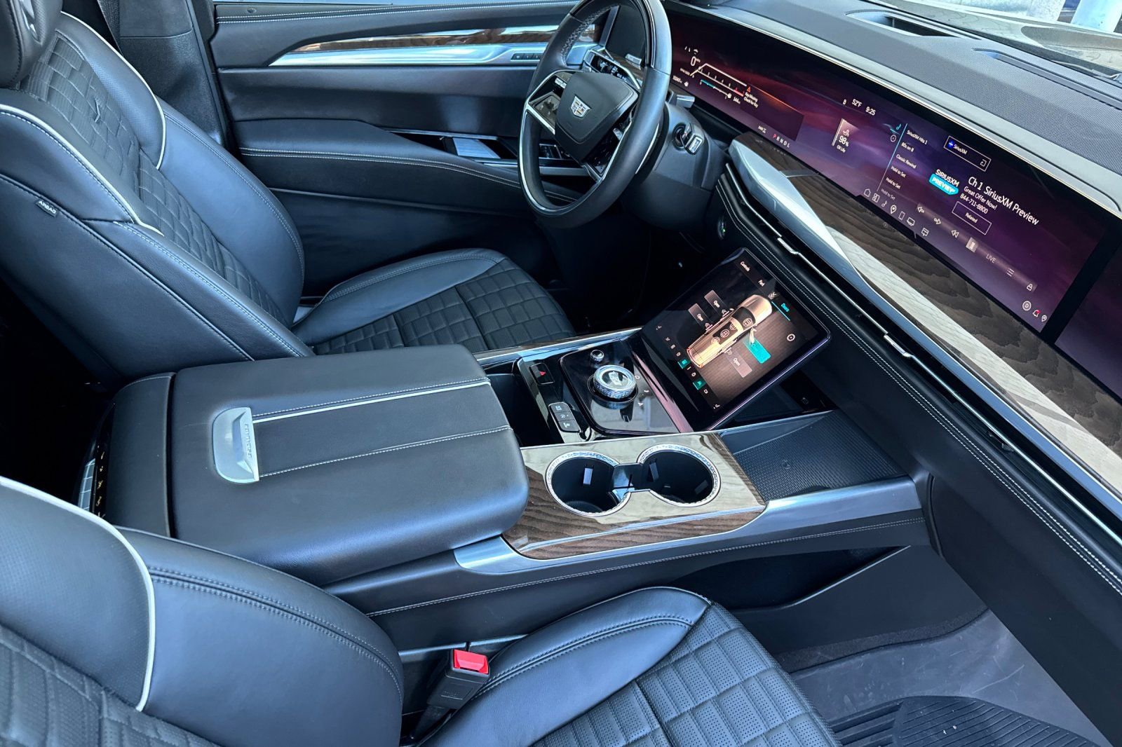 Used 2025 Cadillac Escalade Sport Platinum w/ LPO, Floor Liner Package AWD/4WD image 20