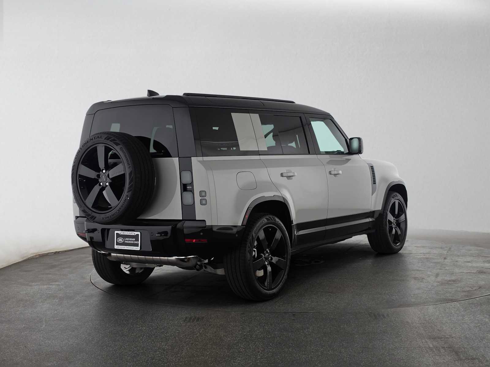 New 2026 Land Rover Defender 110 X-Dynamic SE AWD/4WD image 5