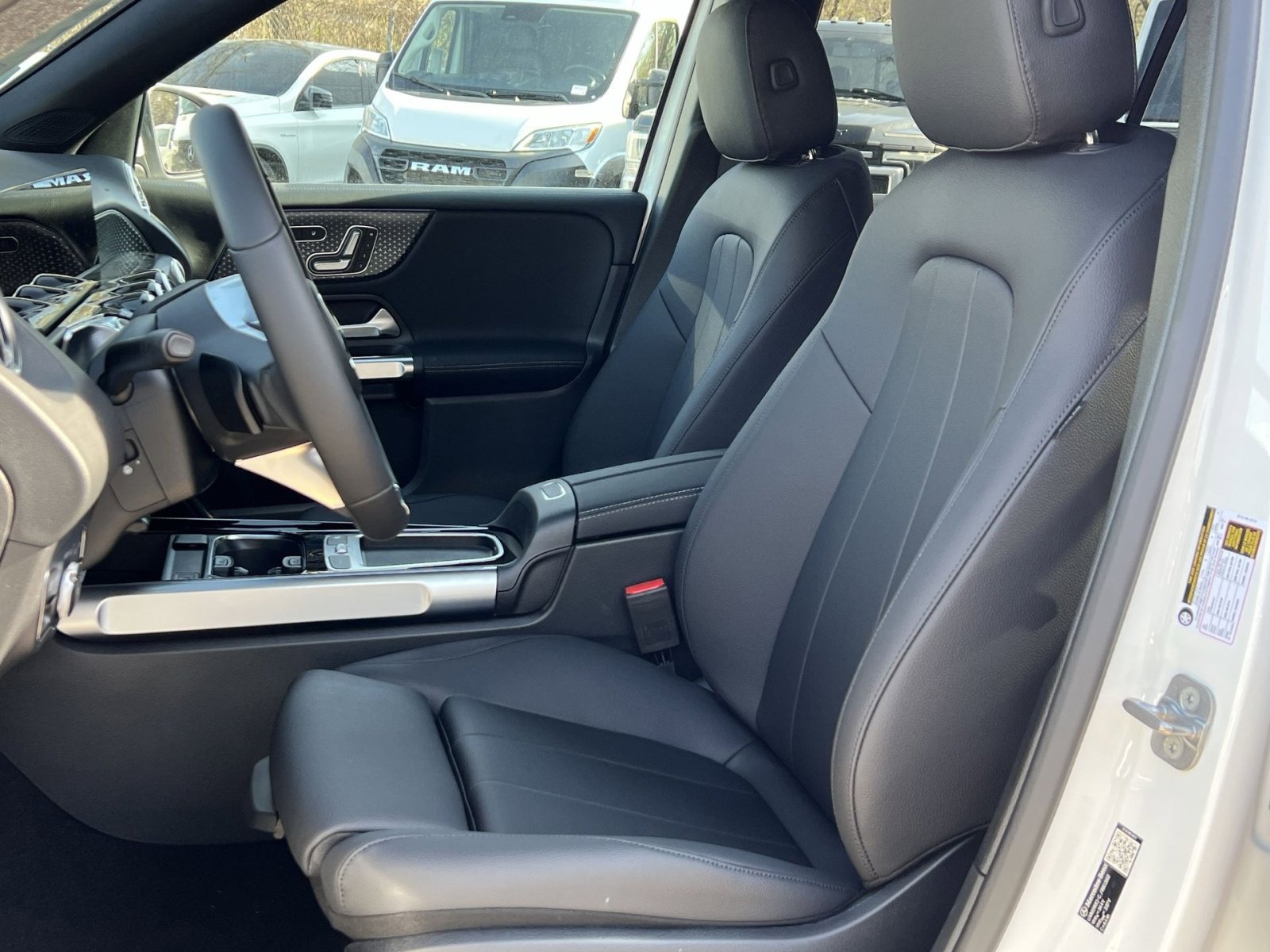 New 2026 Mercedes-Benz GLB 250 4MATIC image 11