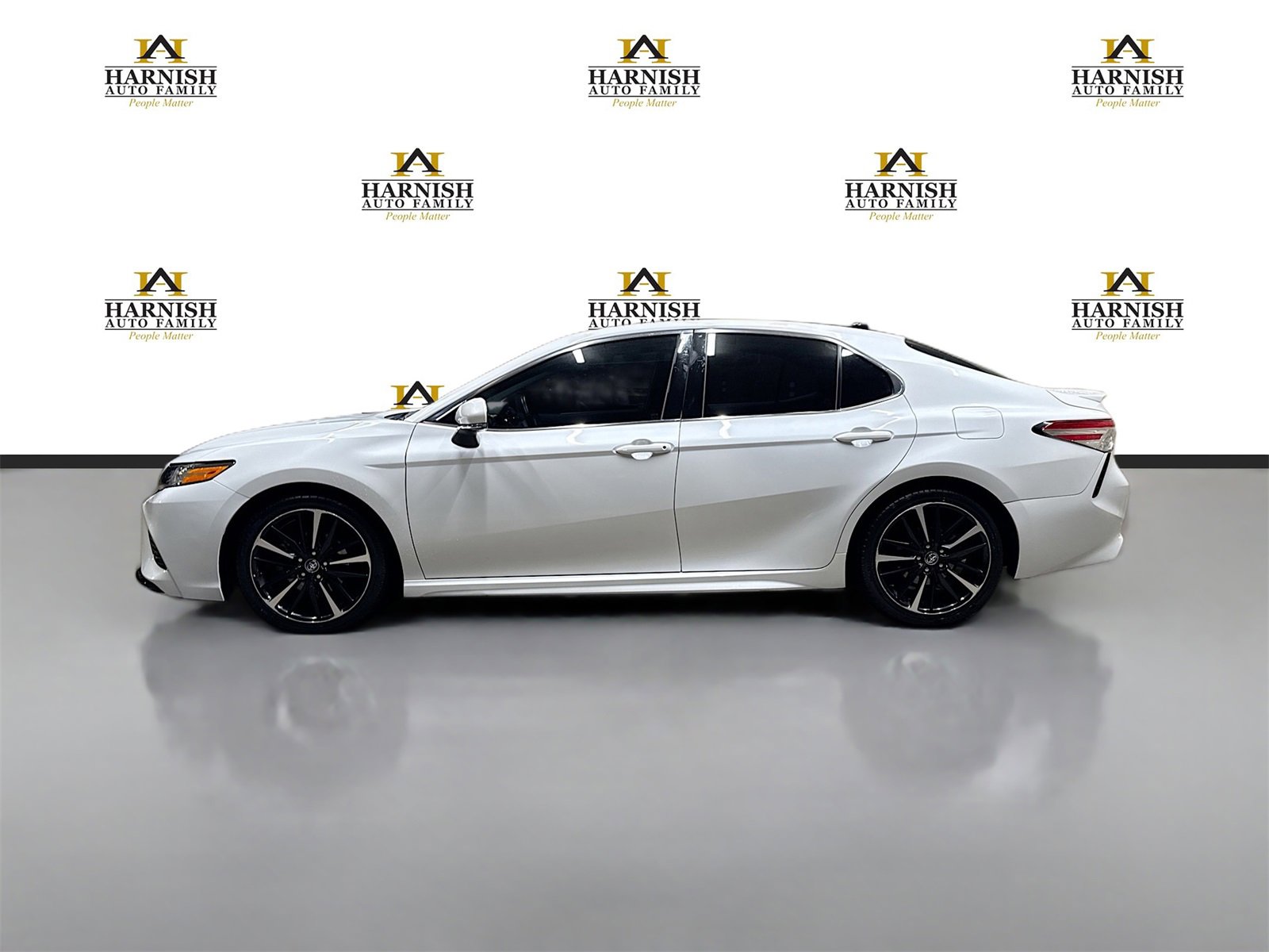 Used 2020 Toyota Camry XSE image 8