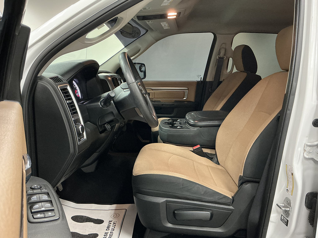 Used 2021 RAM 1500 Classic SLT AWD/4WD image 8